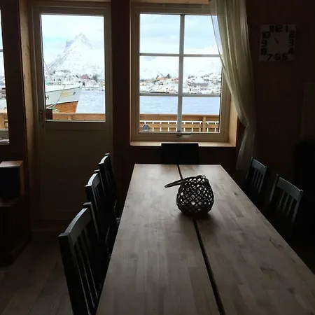 Svolvaergeita Apartment *